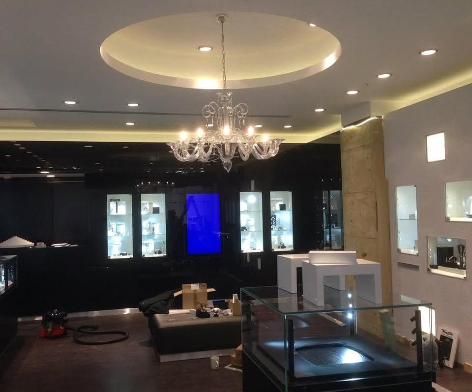Completed Thomas Sabo store interior with the finished circular MF feature ceiling and chandelier, Milton Keynes